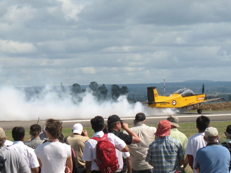 File:Tcas-airtrainer.jpg