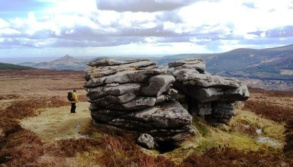 File:Tor on Knocknagun, Wicklow, Ireland.jpg