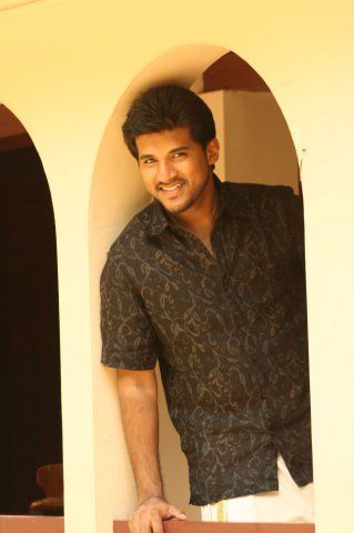 File:Vijay Yesudas at his house.jpg