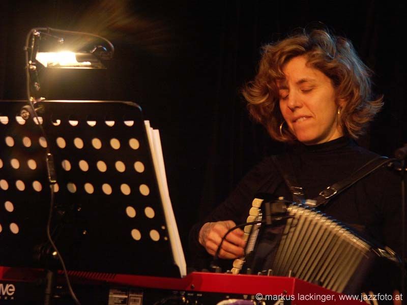 File:ZeenaParkins April2008.jpg