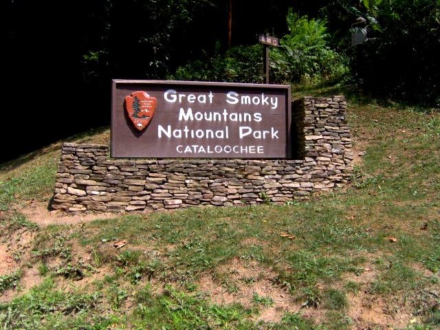 File:Cataloochee-entrance.jpg