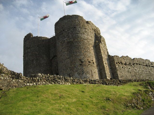 File:Criccieth Castle - geograph.org.uk - 597029.jpg