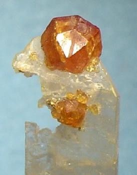 File:Spessartine-Orthoclase-165283.jpg