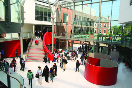 File:West Thames College Atrium Bldg.jpg