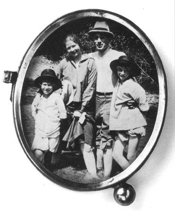 File:George Herriman and family - 1915.jpg