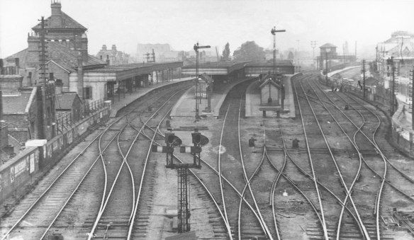 File:Herne Hill Station, circa 1900.jpg