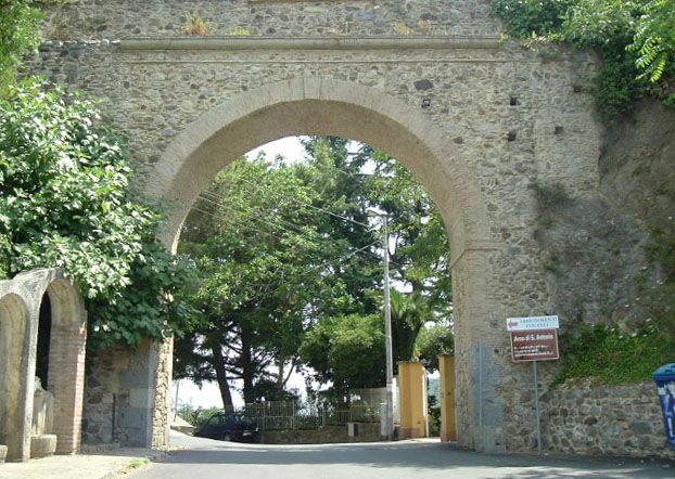 File:Maida arch.jpg