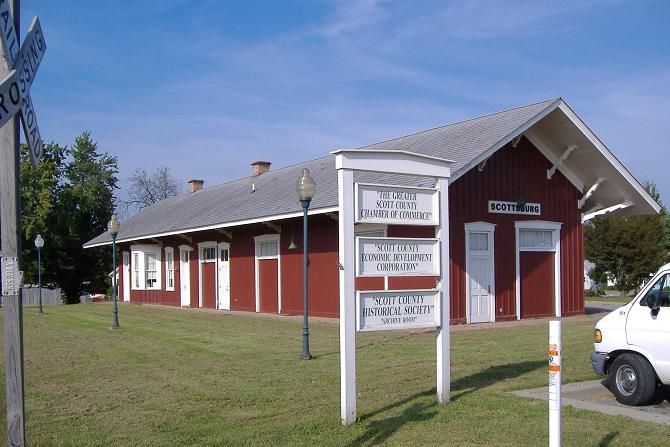 File:Scottsburg Depot.jpg