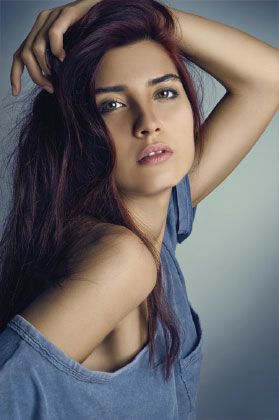 File:Tuba Büyüküstün.jpg