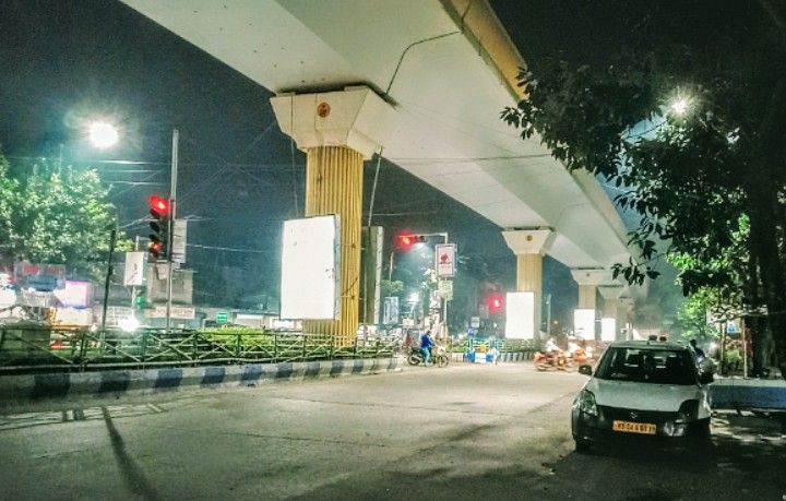 File:Behala Night View ,D.H Road.jpg