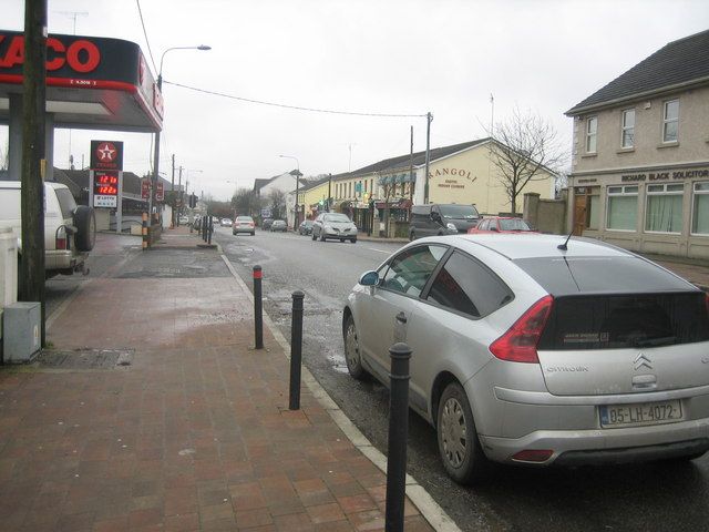 File:Clonee Village - geograph.org.uk - 665044.jpg