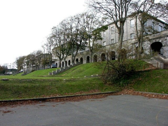 File:DHSB colonade.jpg