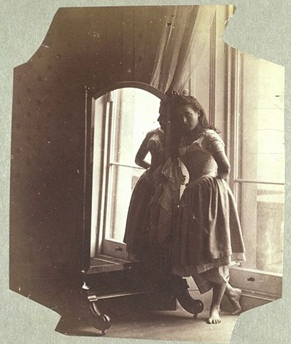 File:Hawarden-clementina-maude-1862-3-mirror.jpg