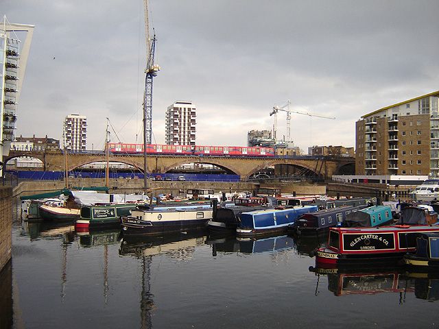 File:Limehouse basin 1.jpg