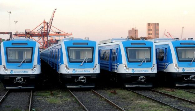 File:Sarmiento line rolling stock.jpg