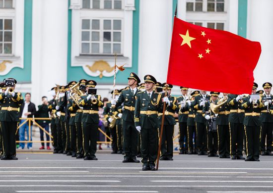 File:Chinese military band on Palace Square.jpg