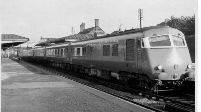 File:Midland Pullman at Cheadle Heath.001.jpg