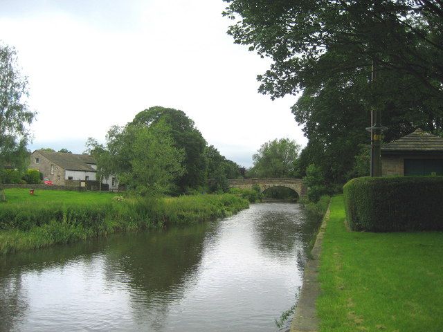 File:River Aire Gargrave.jpg