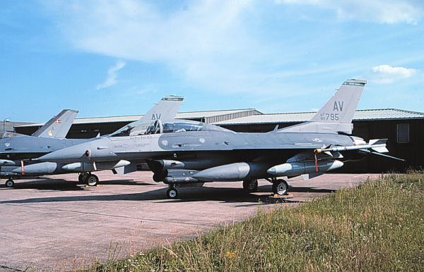 File:31fw-aviano-f16s.jpg