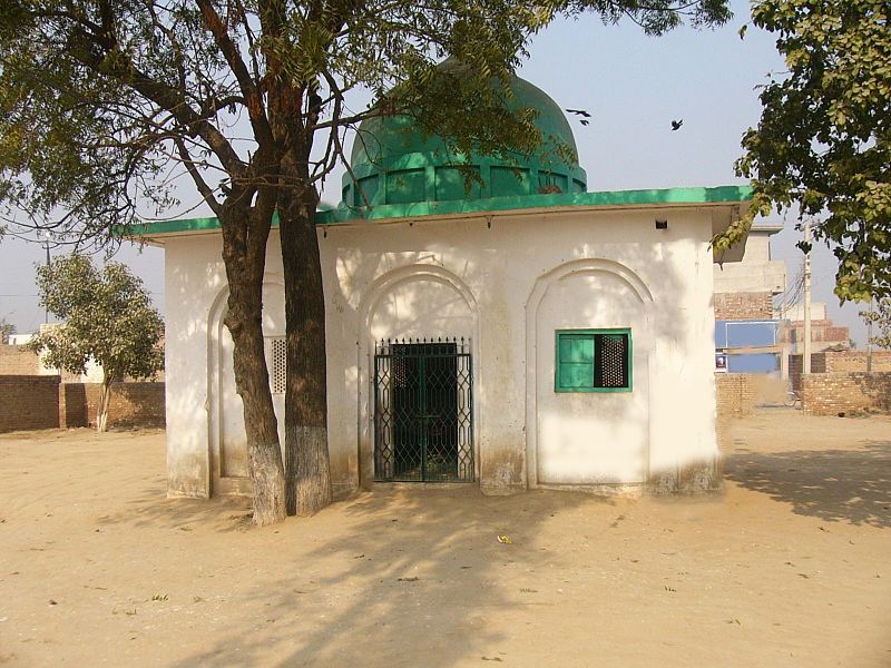 File:Darbar Wali Shah Dola Raja Village.jpg