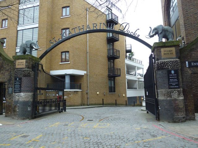 File:Gates of Ivory House, London.jpg