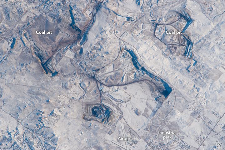 File:Gillette WY coal mines ISS.jpg