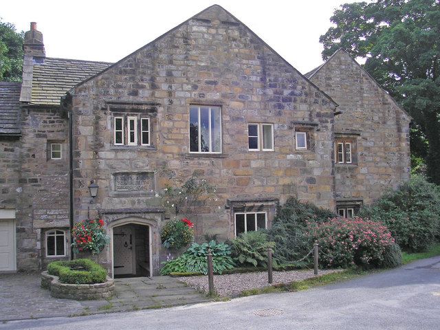 File:Hurstwood Hall - geograph.org.uk - 924882.jpg