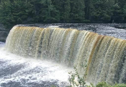 File:LightningVolt Tahquamenon Falls.jpg