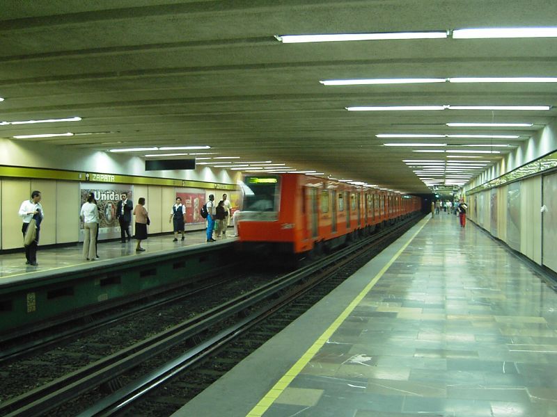 File:Metro zapata.jpg