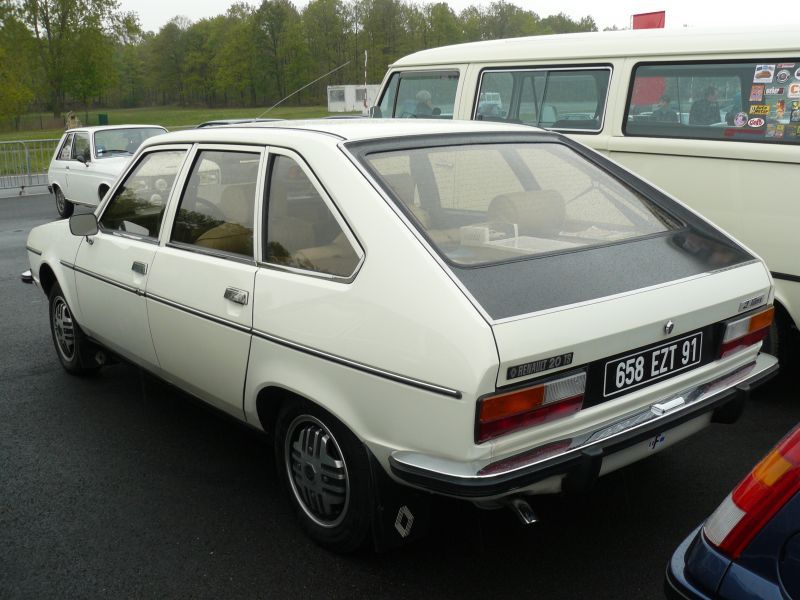 File:Renault 20 ar.jpg