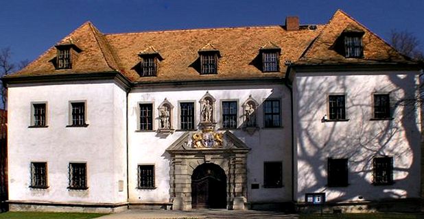 File:Altes Schloss Muskau.jpg