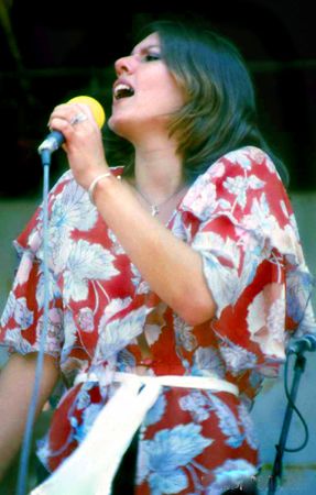 File:Beaver, singer from NZ, at Nambassa 1978.jpg