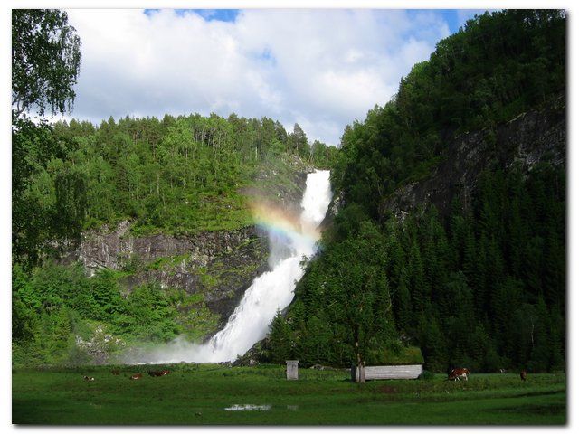 File:Huldefossen juni 05.jpg