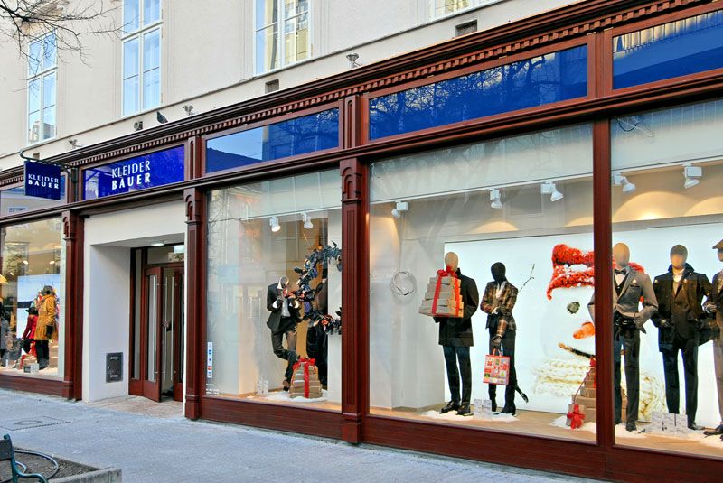 File:Kleider Bauer Flagship-Store Wiener Neustadt.jpg