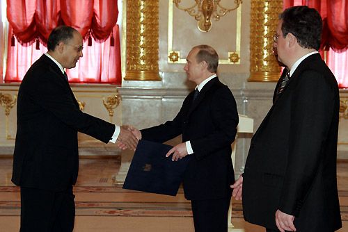 File:Vladimir Putin with Ezzat Saad El-Sayed.jpg