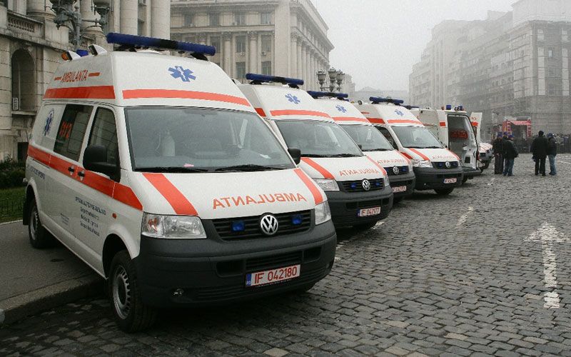 File:Volkswagen ambulances in Arad, Romania.jpg