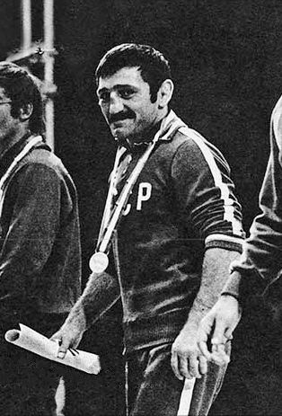 File:Zagalav Abdulbekov 1973b.jpg