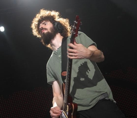 File:Brad Delson playing at Smirnoff Music Centre.jpg