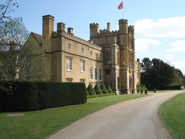 File:Coughton Court 03.jpg