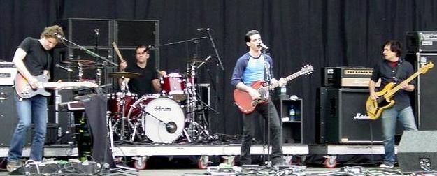 File:DashboardConfessional 2006 cropped (cropped).JPG