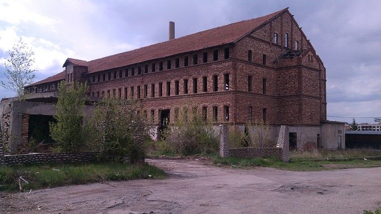 File:Fabrikabatanovtsi.jpg