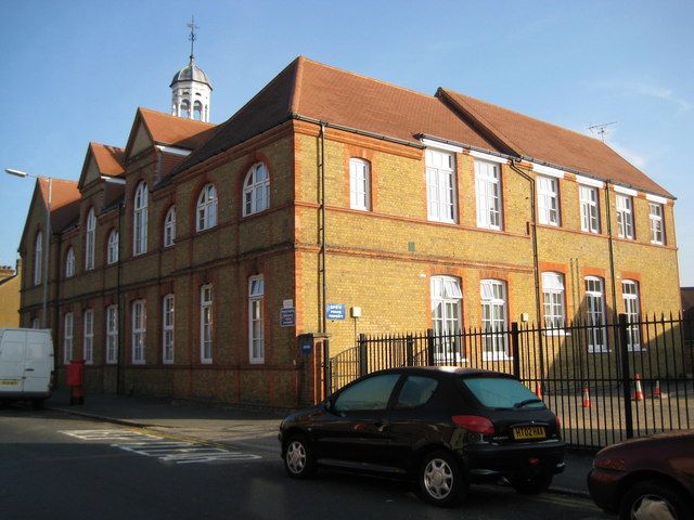 File:Former Callowland School, Watford.jpg