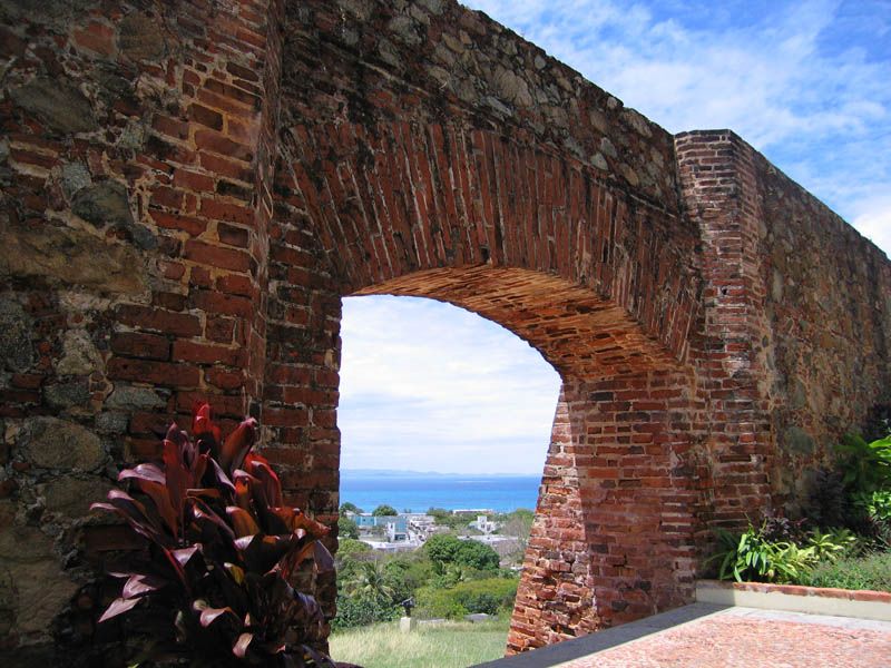 File:Fuerte de Vieques - main gate.jpg