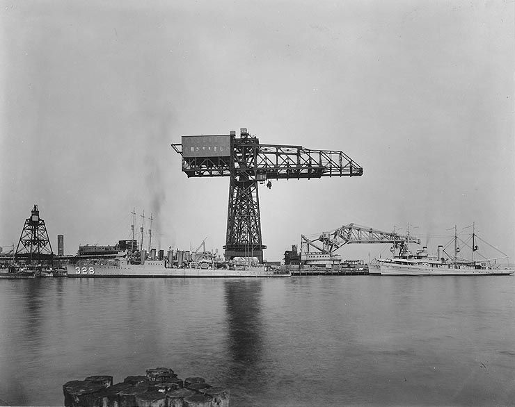 File:League Island Crane Philadelphia Naval Shipyard 1923.jpg