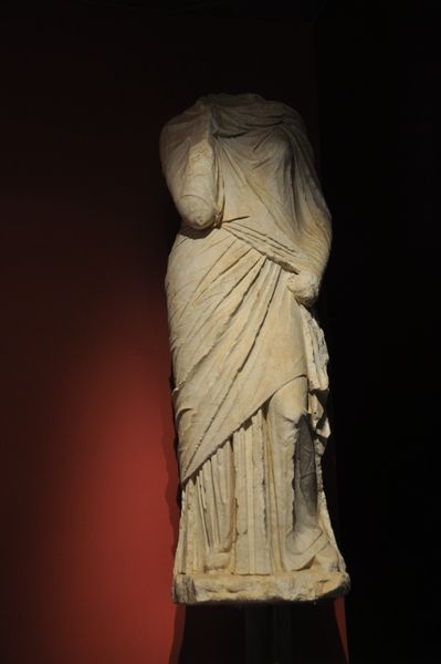 File:Limyra, Ptolemaion, lady.jpg