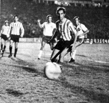 File:Nacional v estudiantes bilardo.jpg