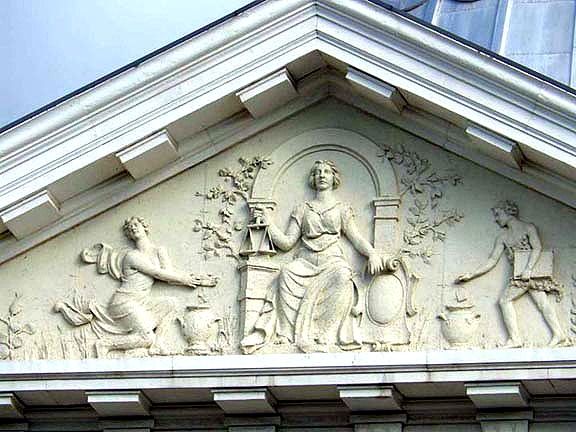 File:Santa Cruz Court House pediment.jpg