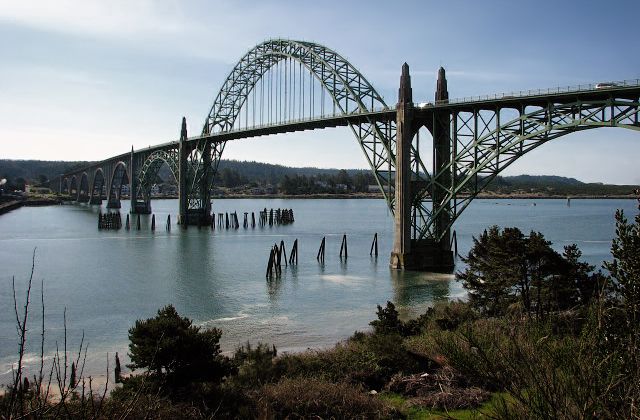 File:Yaquina Bay Bridge (640x420).jpg