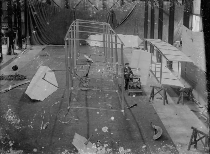 File:British Army Aeroplane No.1 under construction.jpg