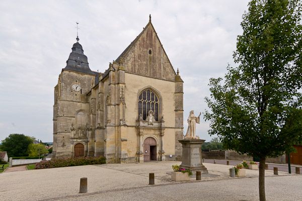 File:Eglise Almeneches.jpg